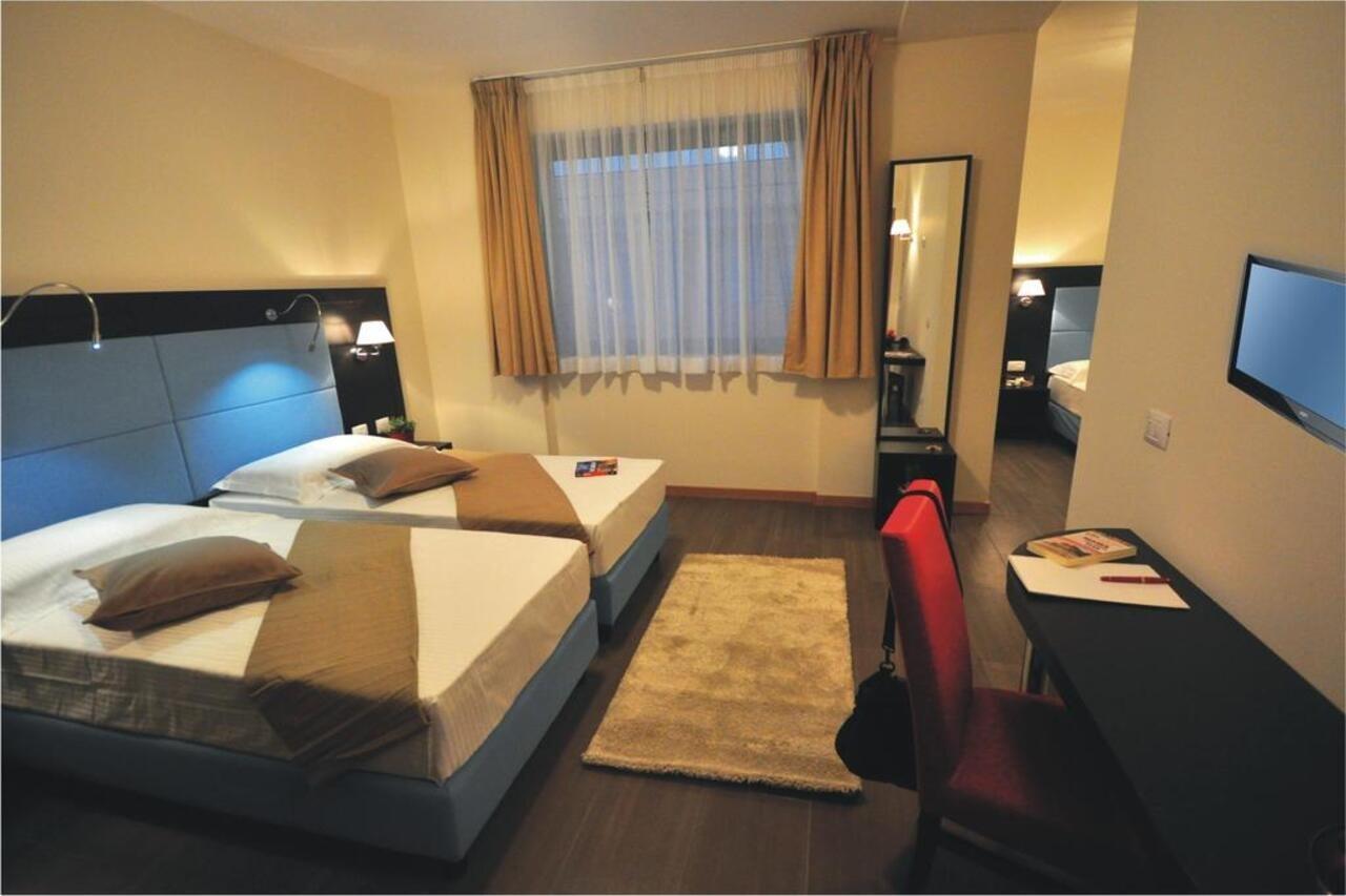 Hotel 325 Tor Vergata Ρώμη Εξωτερικό φωτογραφία